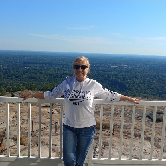 Meet your Posher, Jeanette - Picture 1 of 1